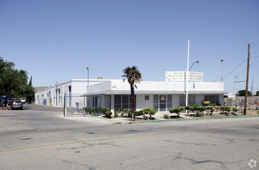 More Photos Of 37925 6th St E, Palmdale Warehouse For Lease