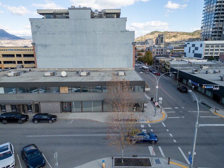 More Photos Of 1652 Pandosy St, Kelowna General Retail For Lease