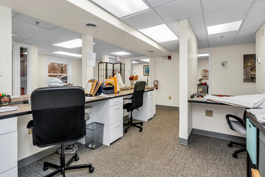 More Photos Of 630 Turnpike St, North Andover Office For Lease