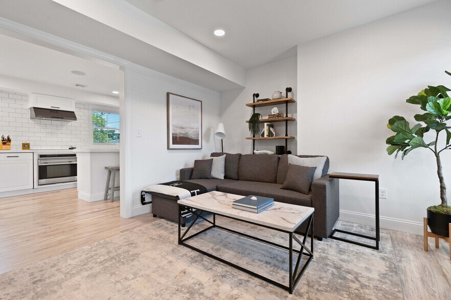 More Photos Of 44 Williams Ave, Mystic General Retail For Sale