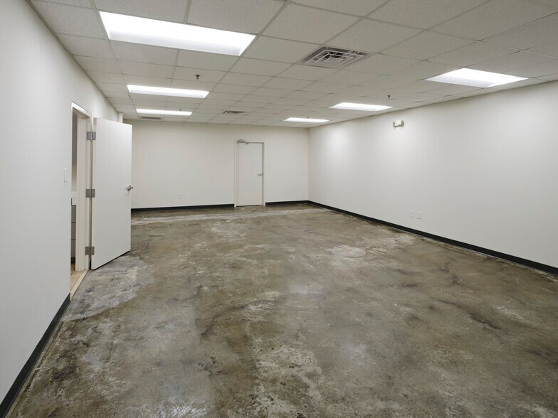 More Photos Of 3645 Oakcliff Rd, Doraville Warehouse For Sale