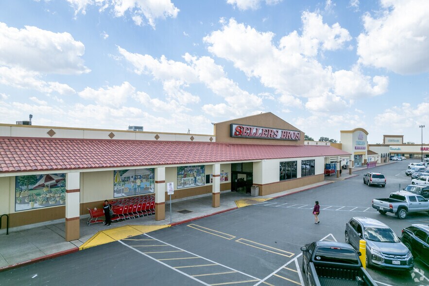 More Photos Of 1000-1094 Federal Rd, Houston Unknown For Lease