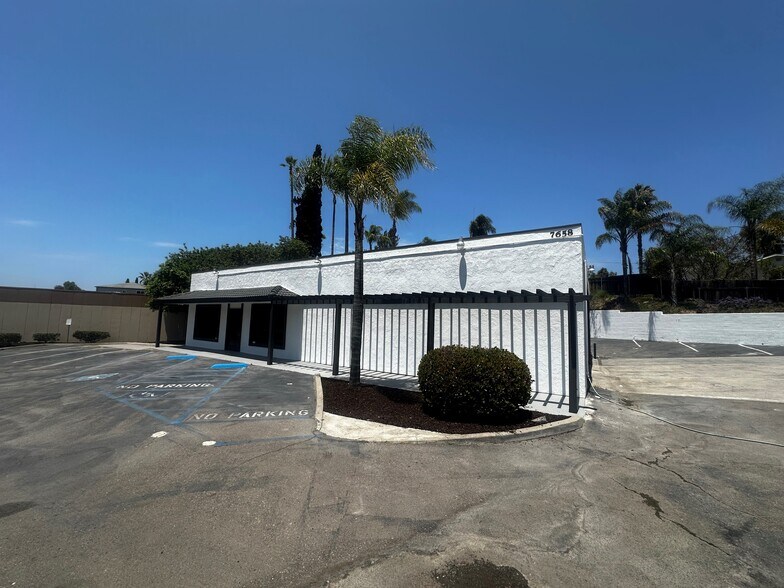 More Photos Of 7658 University Ave, La Mesa Auto Dealership For Sale