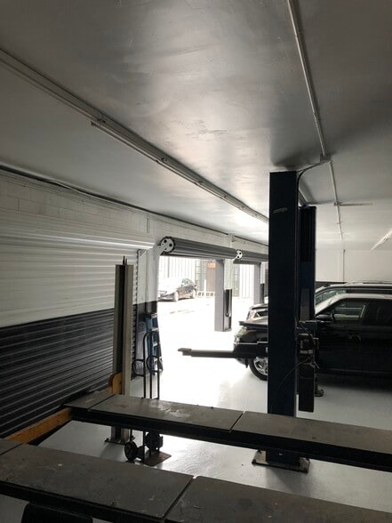 More Photos Of 2219 Colby Ave, Los Angeles Auto Repair For Sale