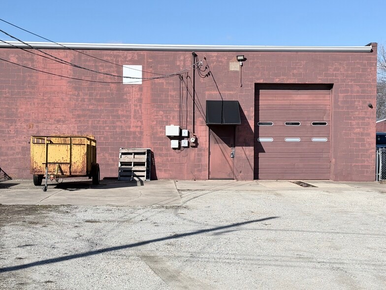 More Photos Of 516 E Broadway St, Bradley Office For Sale