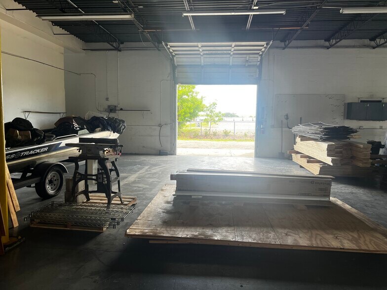 More Photos Of 10300 Us Highway 19 N, Pinellas Park Manufacturing For Sale