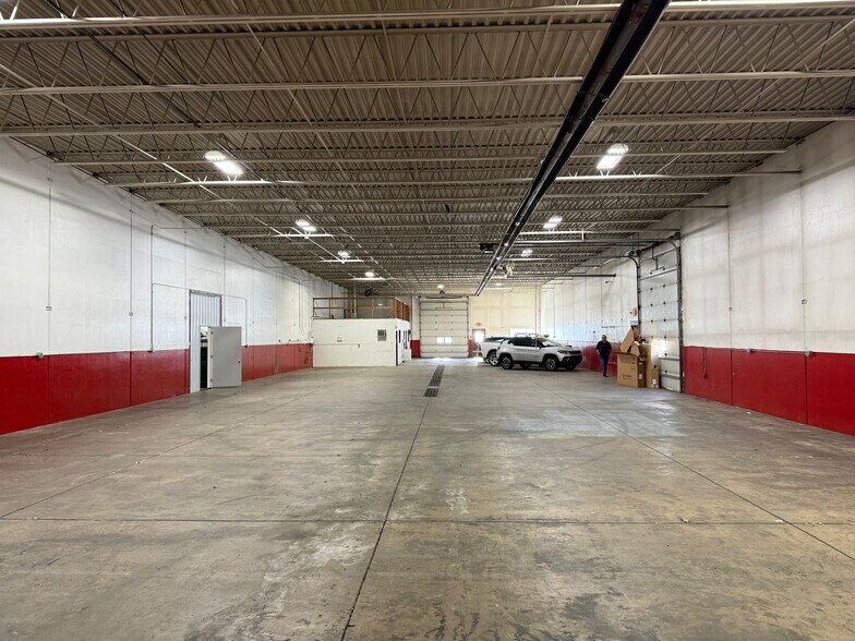 More Photos Of 1787 Highland Rd, Twinsburg Warehouse For Lease