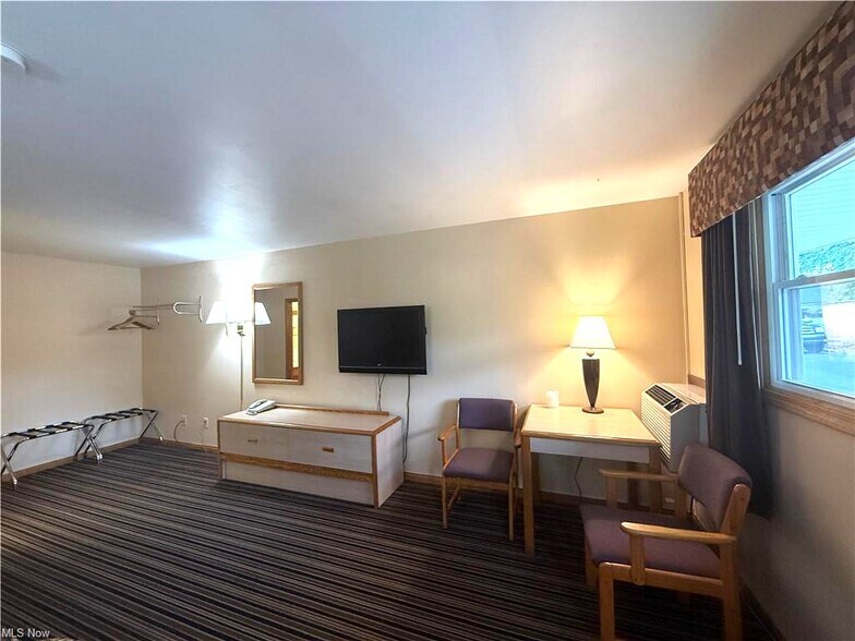 More Photos Of 6405 Glenn Hwy, Cambridge Hotel For Sale