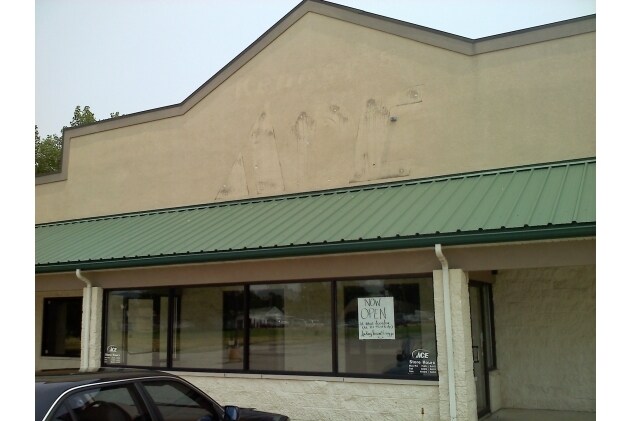 Primary Photo Of 200 Spitler Park Plz, Mount Zion Storefront Retail Office For Sale