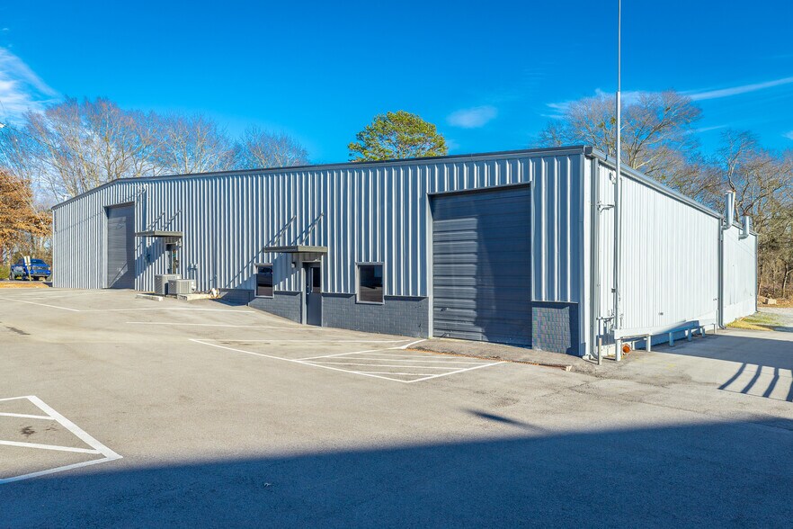 Primary Photo Of 5230 Hixson Pike, Hixson Flex For Sale