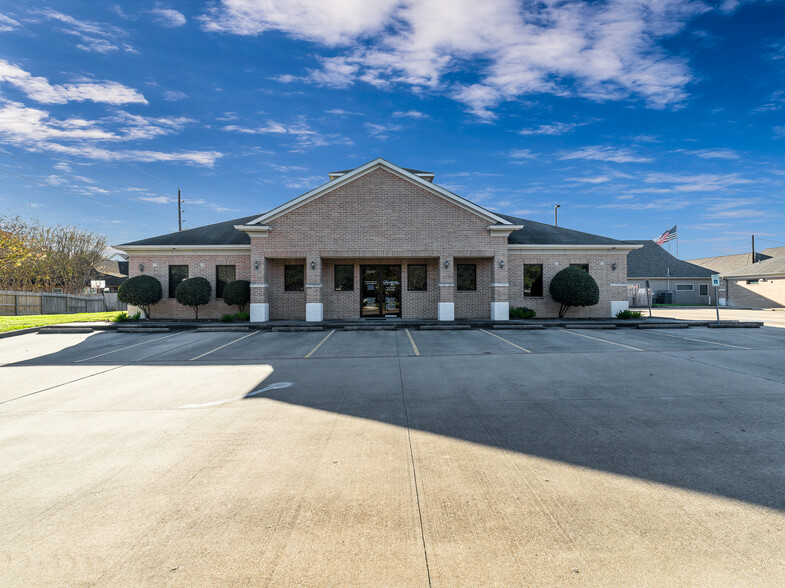 Primary Photo Of 714 S Peek Rd, Katy Medical For Lease