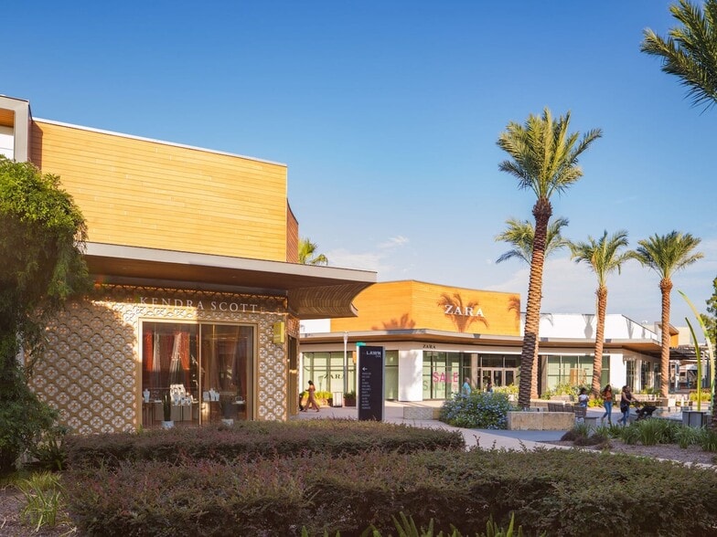 Primary Photo Of 500 Baybrook Mall, Friendswood Unknown For Lease