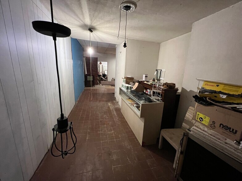 More Photos Of 839 Elizabeth Ave, Elizabeth Storefront For Sale