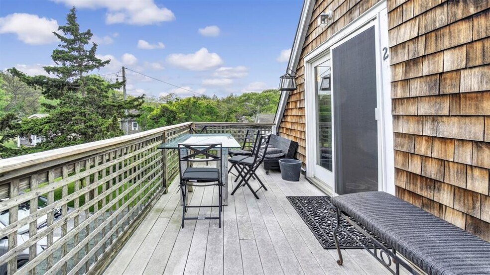 More Photos Of 18 N Shore Rd, Montauk Apartments For Sale