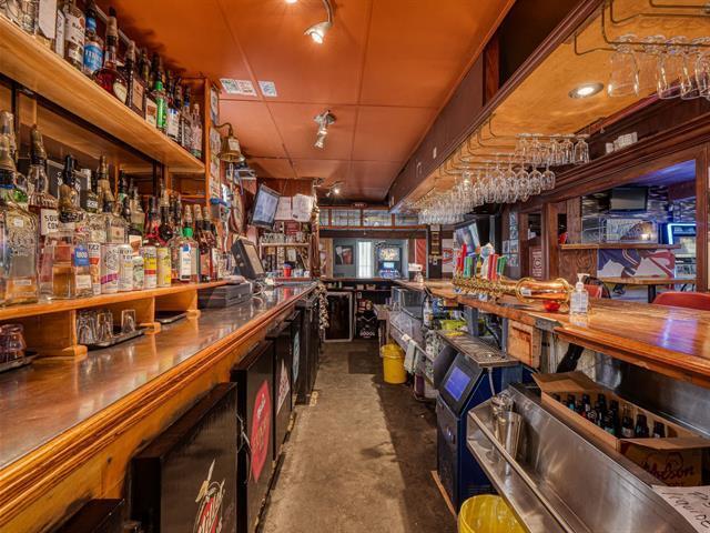 More Photos Of 515 Rue Notre-Dame, Repentigny Storefront For Sale