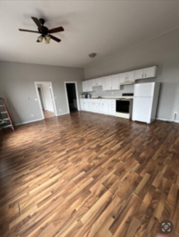 More Photos Of 200 N Washington St, Rochelle Storefront Retail Residential For Sale