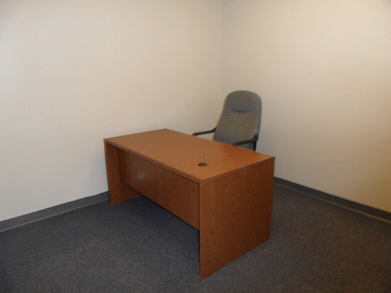 More Photos Of 1507 Park Center Dr, Orlando Office For Lease