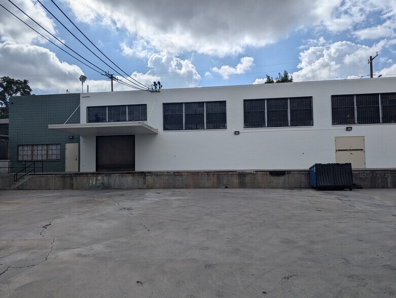 Primary Photo Of 3322 Fowler St, Los Angeles Warehouse For Lease
