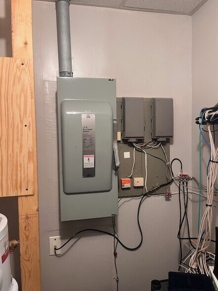 More Photos Of 3033 W 44th St, Cleveland Office For Sale