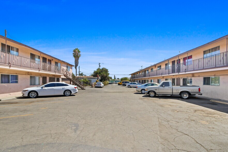 More Photos Of 5503-5509 Maywood Ave, Maywood Apartments For Sale