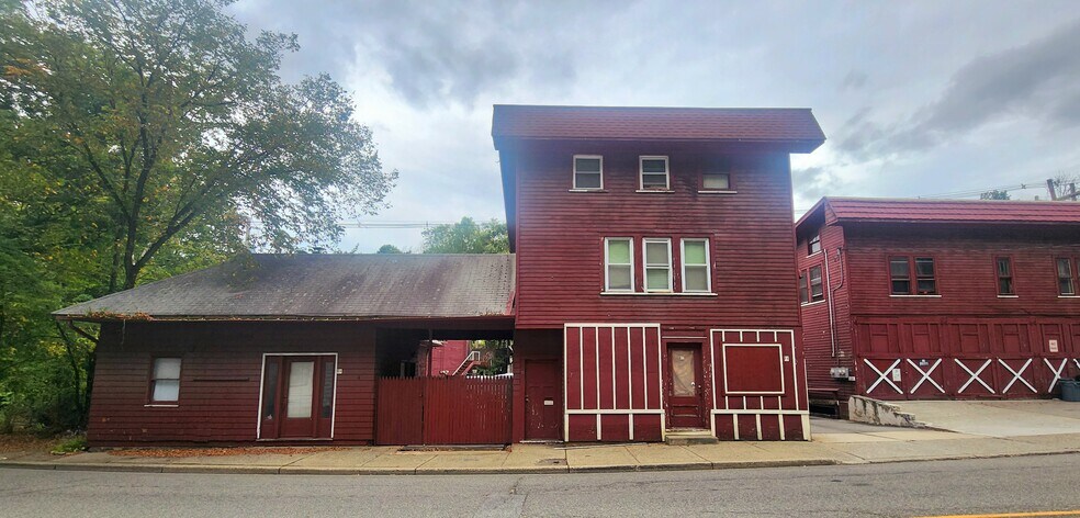 More Photos Of 69-73 Main St, Butler Contractor Storage Yard For Sale