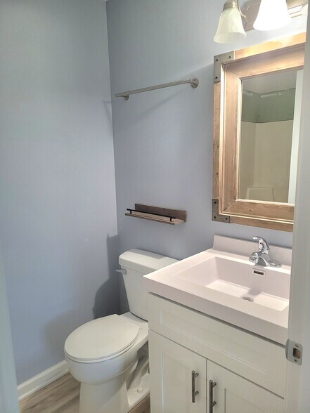 More Photos Of 1322 E 9th St, Lockport Apartments For Sale