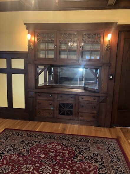 More Photos Of 6368 Elm St, North Branch Office For Sale