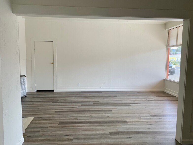 More Photos Of 211 Pine St, Kelso Apartments For Lease