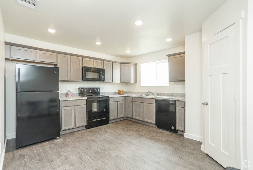 More Photos Of 21155 Gosling Rd, Spring Apartments For Sale
