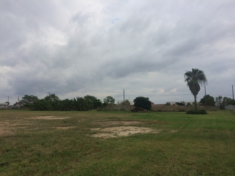 More Photos Of 204 Glen Flora Rd, Eagle Lake Land For Sale