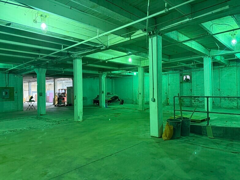 More Photos Of 2031-2035 Washington Ave, Philadelphia Freestanding For Lease