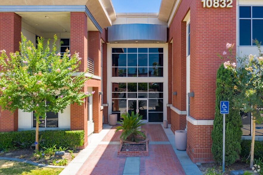 More Photos Of 10832 Laurel St, Rancho Cucamonga Office For Lease