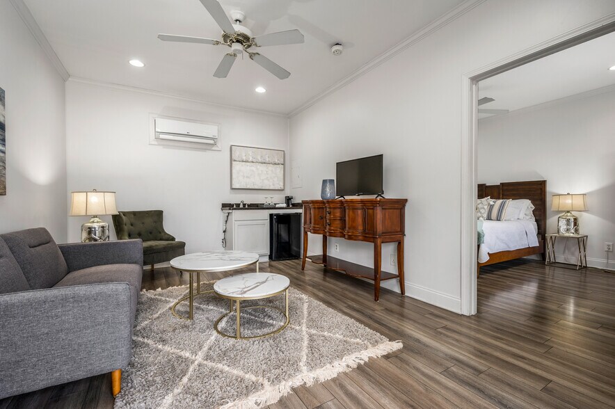 More Photos Of 27 S Park St, Dahlonega Hotel For Sale