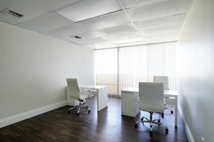 More Photos Of 2826 E Oakland Park Blvd, Fort Lauderdale Office For Lease