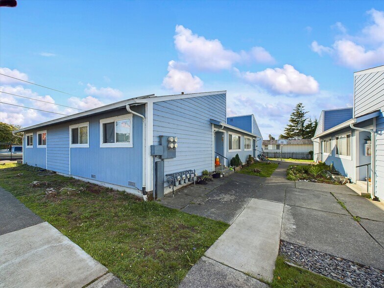 More Photos Of 3002-3016 Smith Ln, Fortuna Apartments For Sale