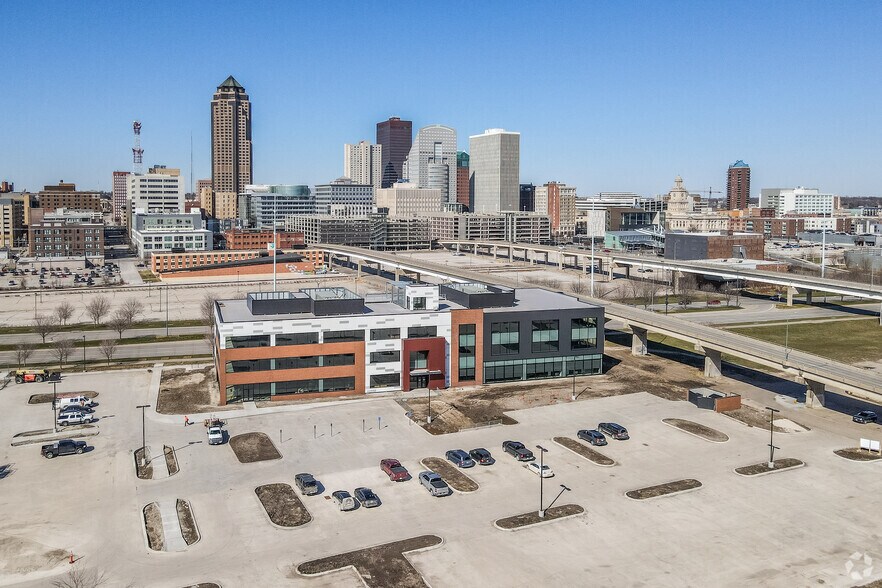 More Photos Of 220 SW 9th St, Des Moines Office For Lease