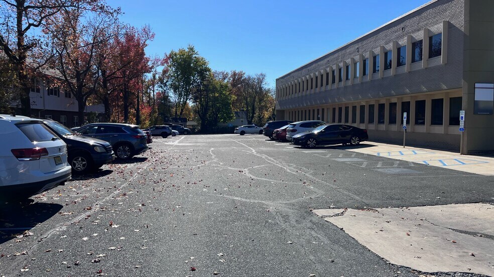 More Photos Of 409 E Marlton Pike, Cherry Hill Office For Lease