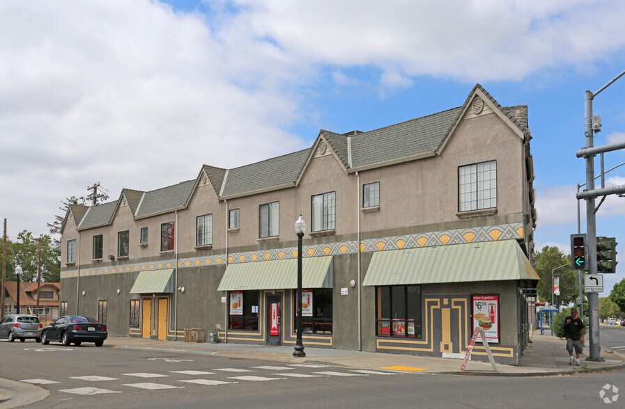 More Photos Of 2322-2326 Del Paso Blvd, Sacramento Storefront Retail Residential For Sale