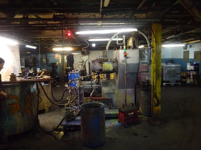 More Photos Of 3146 Marion St, Laureldale Manufacturing For Sale