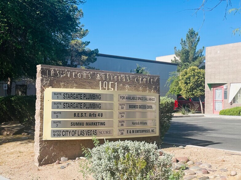 More Photos Of 1951 Stella Lake Dr, Las Vegas Light Distribution For Lease