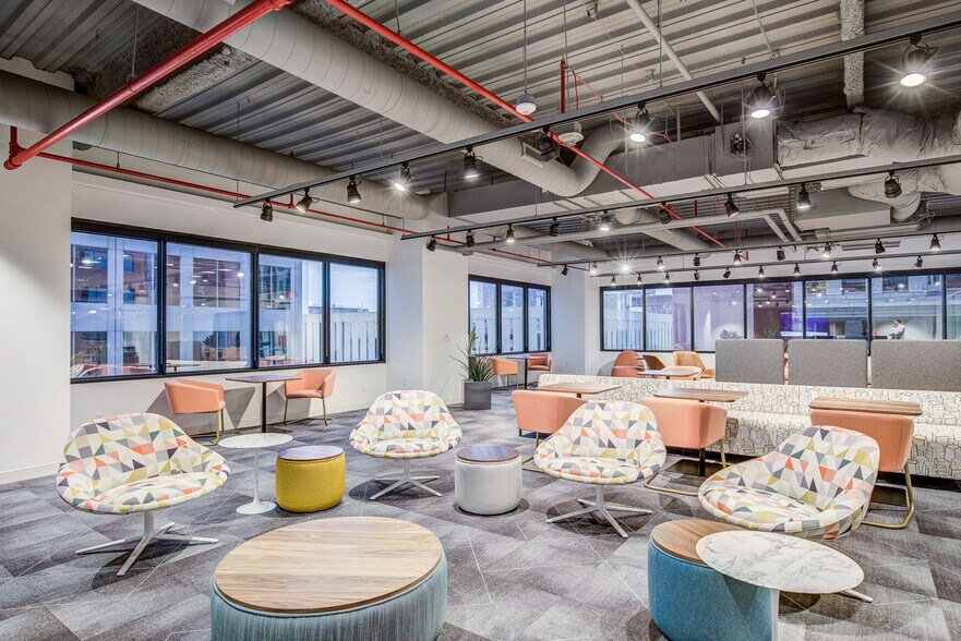 More Photos Of 200 N Broadway, Saint Louis Office For Lease