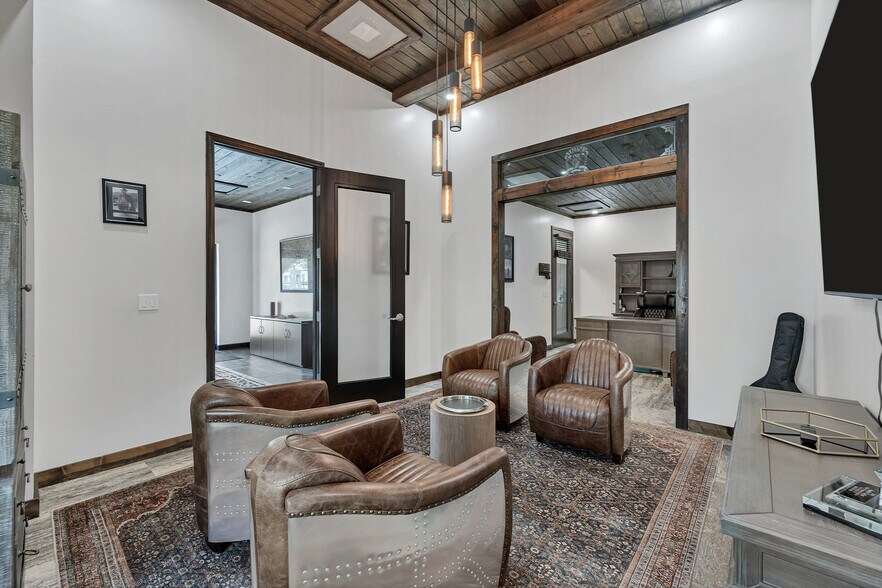 More Photos Of 1717 E 5th Ave, Tampa Warehouse For Sale