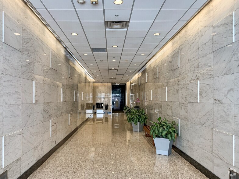 More Photos Of 607 Market St, Knoxville Office For Lease