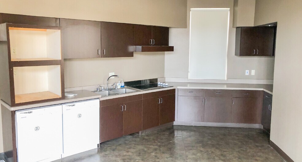 More Photos Of 7010 N Palm Ave, Fresno Freestanding For Lease
