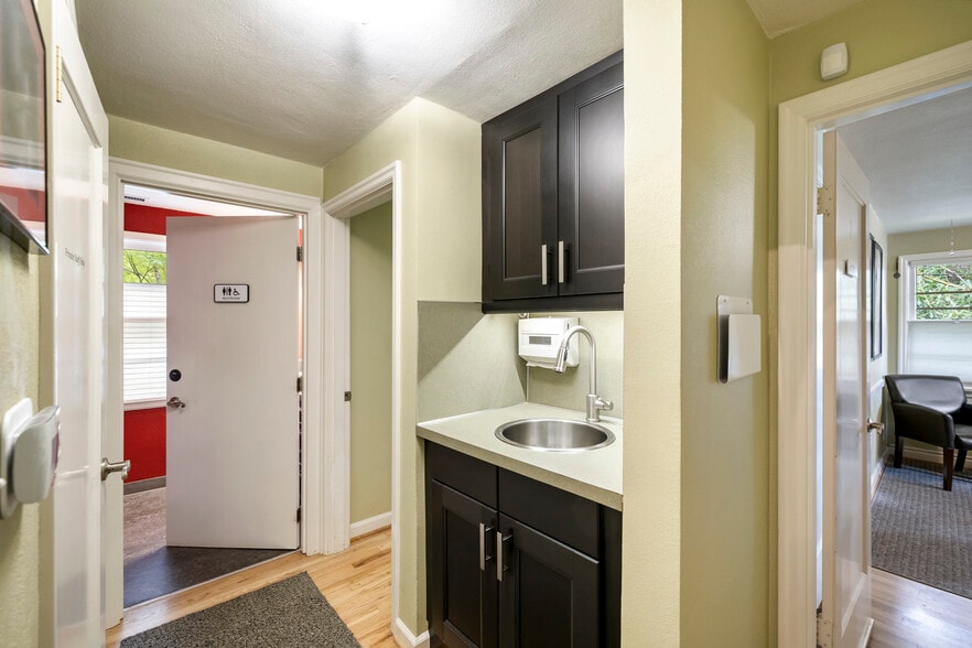 More Photos Of 7303 SW Beaverton Hillsdale Hwy, Portland Medical For Sale