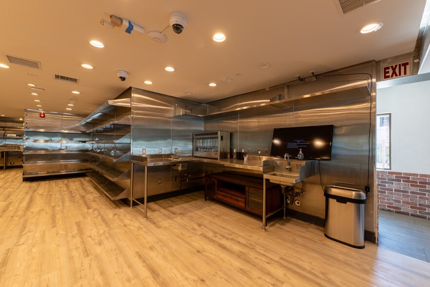 More Photos Of 8925 W Olympic Blvd, Beverly Hills Storefront Retail Office For Sale