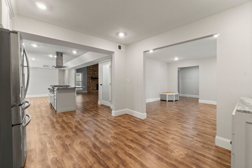 More Photos Of 2042 Teal Dr, Spring Dormitory For Sale