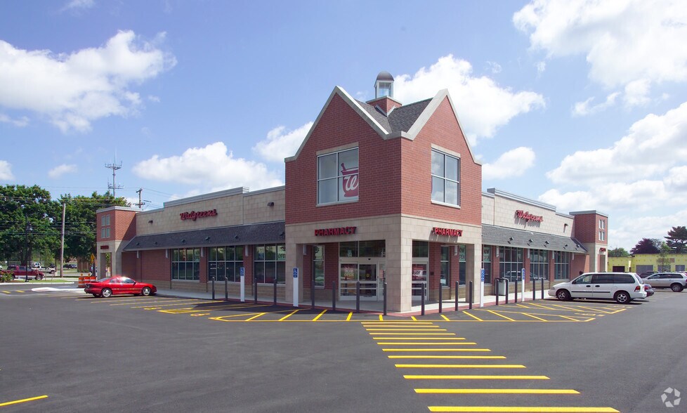 More Photos Of 121 Main St, Foxborough Storefront For Lease