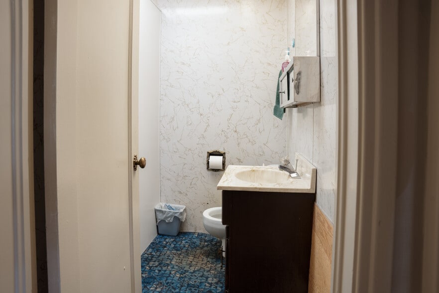 More Photos Of 754 N State St, Orem Freestanding For Sale