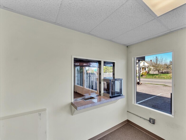 More Photos Of 3710 6th Ave, Tacoma General Retail For Sale